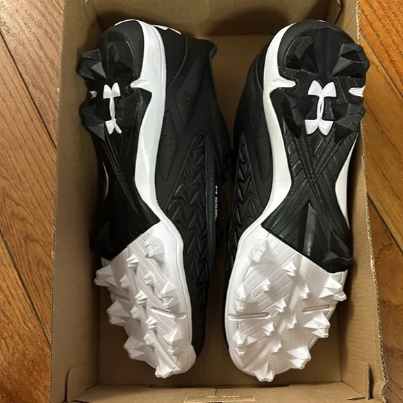 ***** Brand New Size 10 Men’s Under Armour Baseball Cleats - Picture 4 of 4